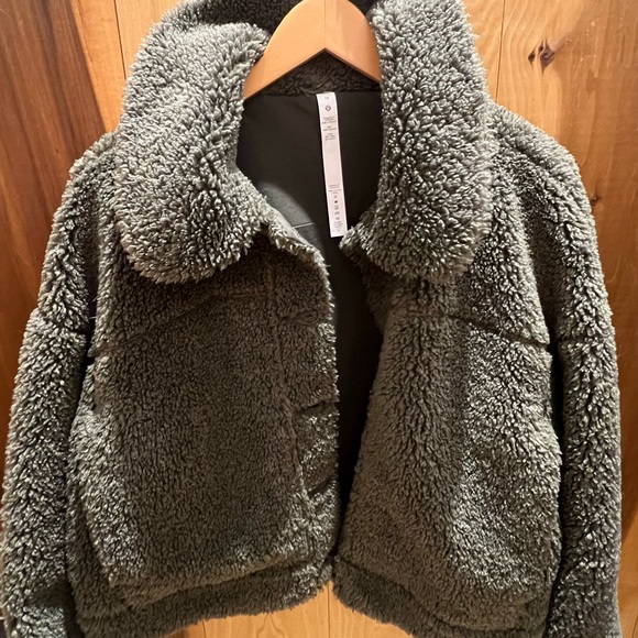 Lululemon Textured Fleece Button Jacket in Dark Olive Size 10 - Picture 7 of 14